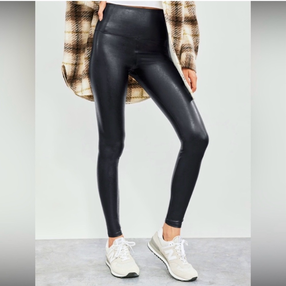 Wilfred (Aritzia) Black Vegan Leather Leggings